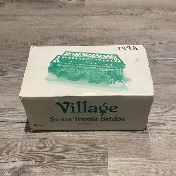1998 Department 56 Village Stone Trestle Bridge - Picture 1 of 5